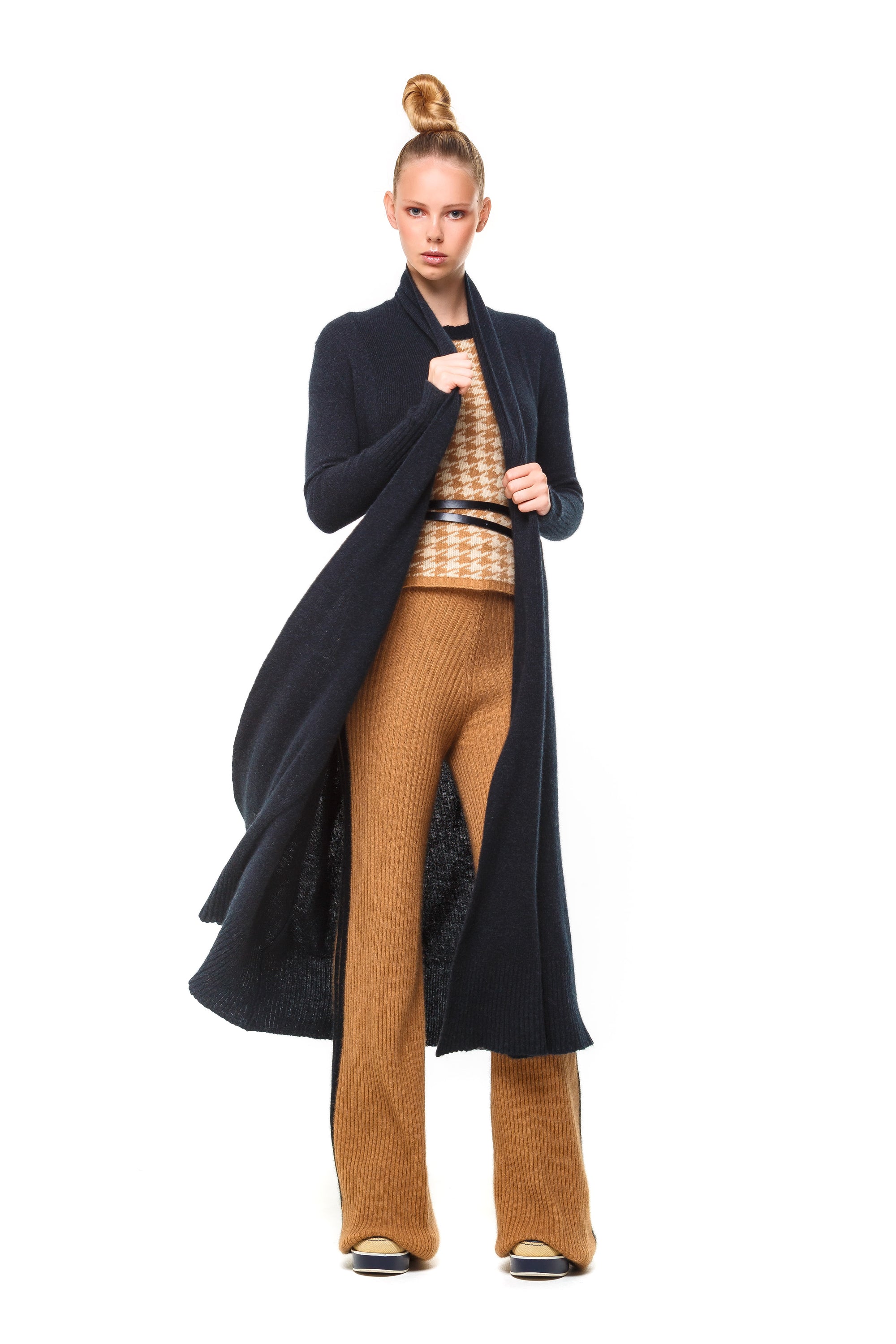 POSSUM SILK MERINO LONG CARDIGAN in Black