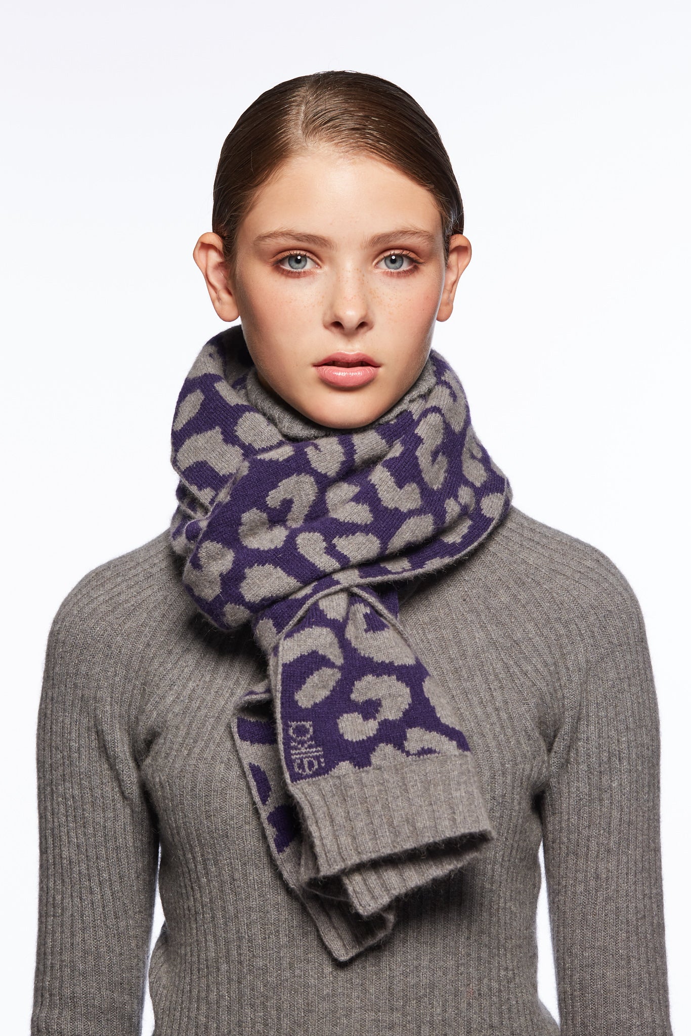 Cashmere Possum Scarf in Grey Purple