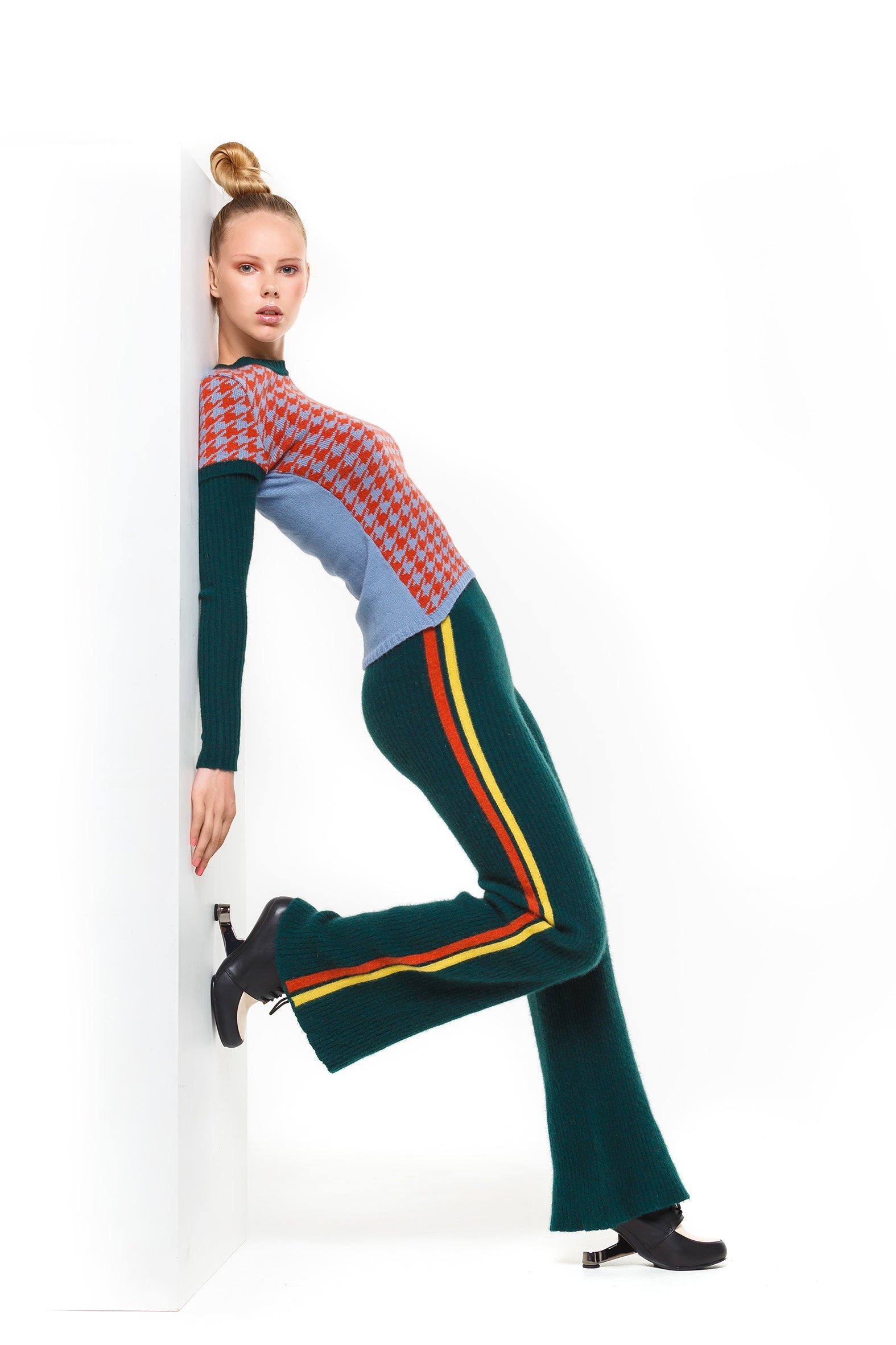 Chloe Houndstooth Jumper in Glacier/Orange/Green